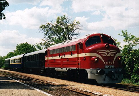 NOHAB nosztalgiavonattal a Balassagyarmati Anna-napi körmenetre